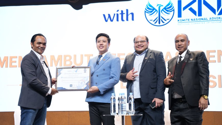 KOMITE NASIONAL ADVOKAT INDONESIA BERIKAN DANA BANTUAN Rp 1 MILIAR UNTUK PEMBANGUNAN SEKOLAH TINGGI HUKUM DI INDONESIA TIMUR !