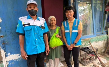 Jumat Berbagi Saling Menguatkan, PLN UP3 Depok Tebarkan Kepedulian Pada Sekitar