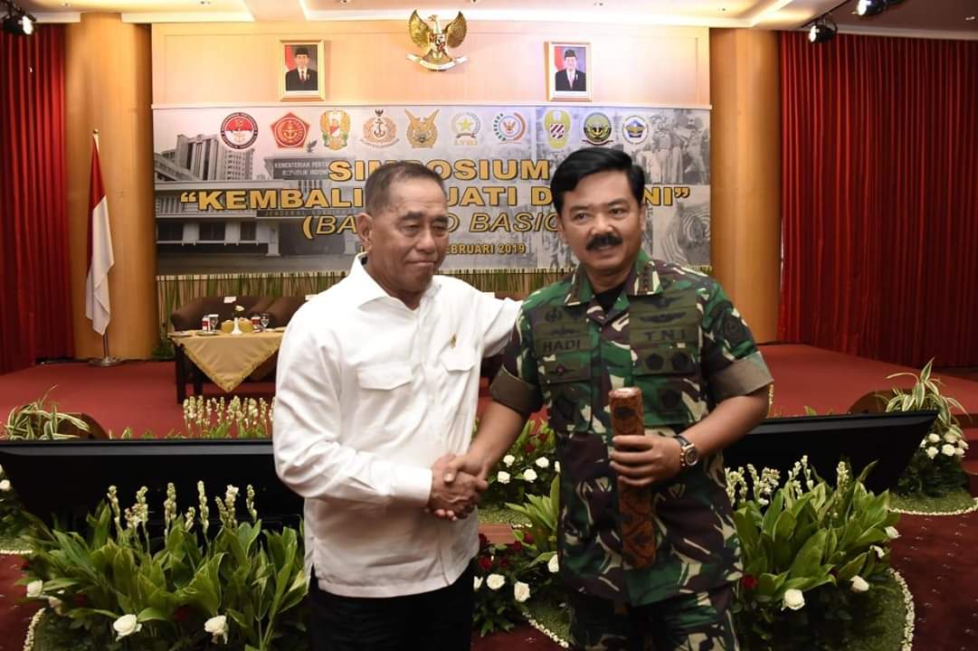 Panglima TNI Terima Tongkat Estafet Simposium