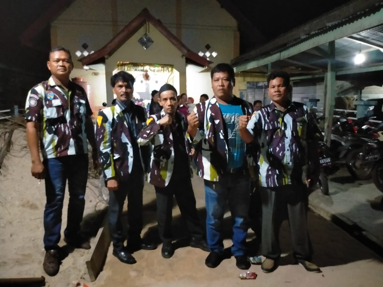 Jajaran PAC Ikatan Pemuda Karya Kec. Pinggir Turut Laksanakan Giat Pengamanan Malam Natal Bersama TNI dan POLRI