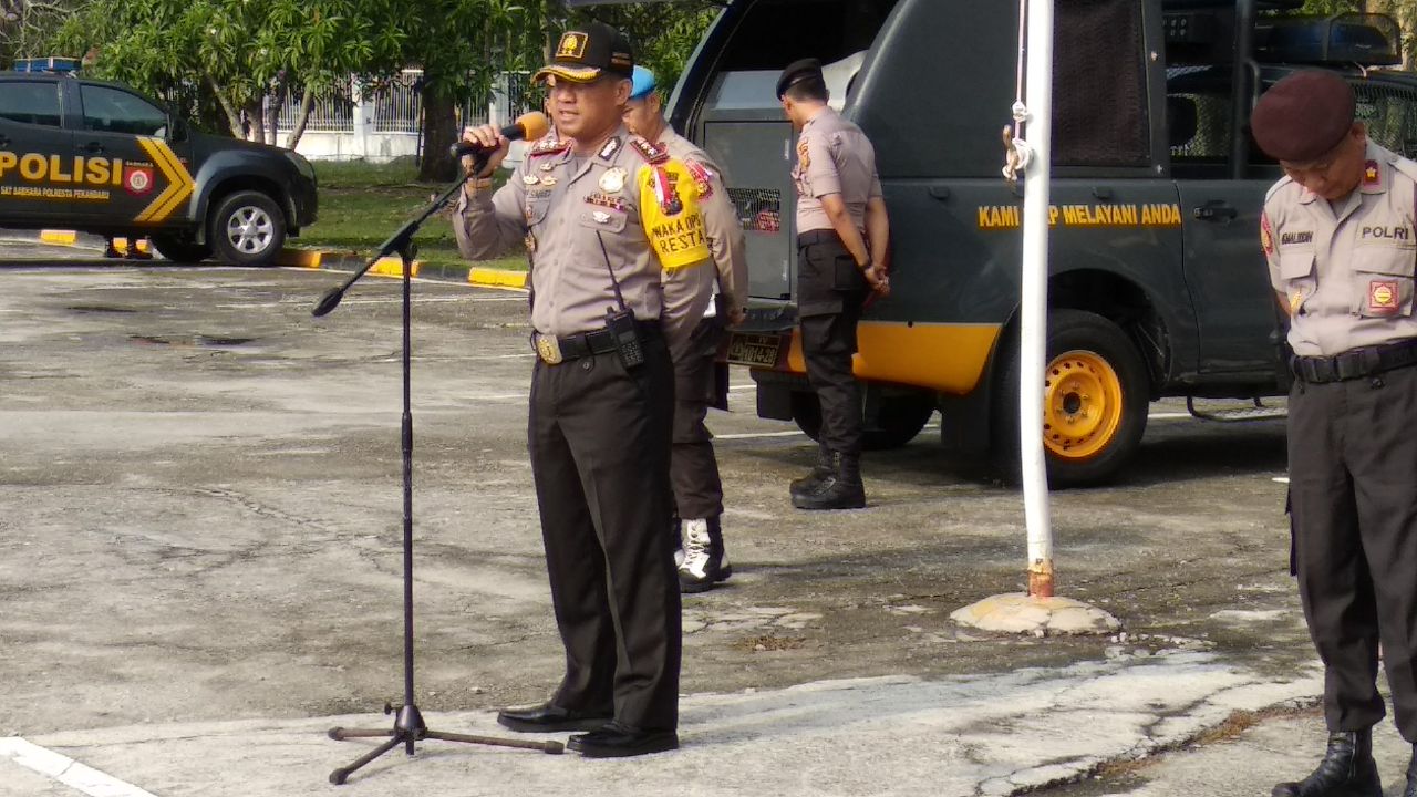 Personil Polresta Pekanbaru Laksanakan Apel Pengamanan Unras Di DPRD Prov Riau
