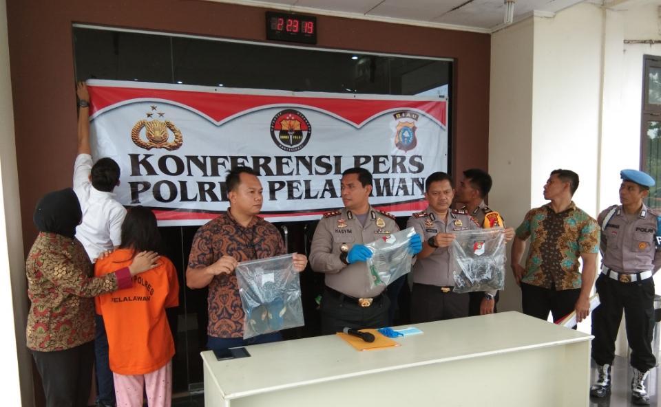 Tragedi Berdarah Warung Tuak, Wanita (18th) Tebas Leher Pelanggan Pake Pecahan Botol