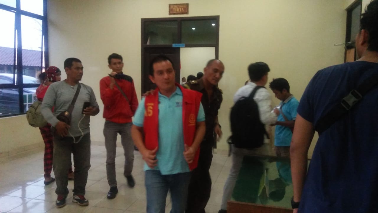Didepan Hakim PN P.Pinang Bos Zirkon Akui Tidak Kantongi Izin Kilahnya Masih Proses