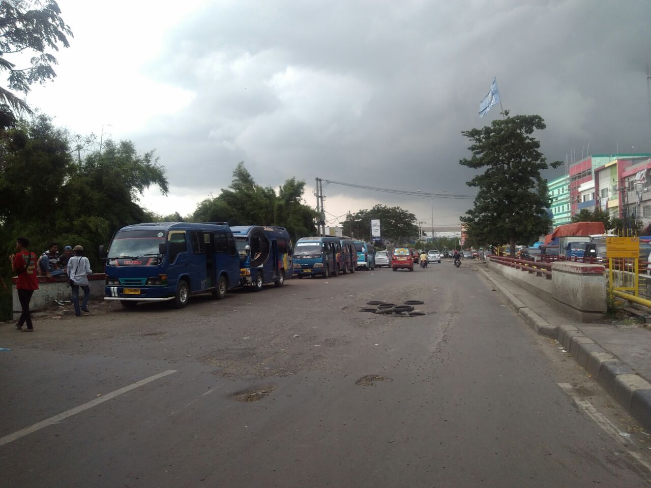TERMINAL BAYANGAN TUMBUH SUBUR, EH UJUNG-UJUNGNYA PERUT LAGI