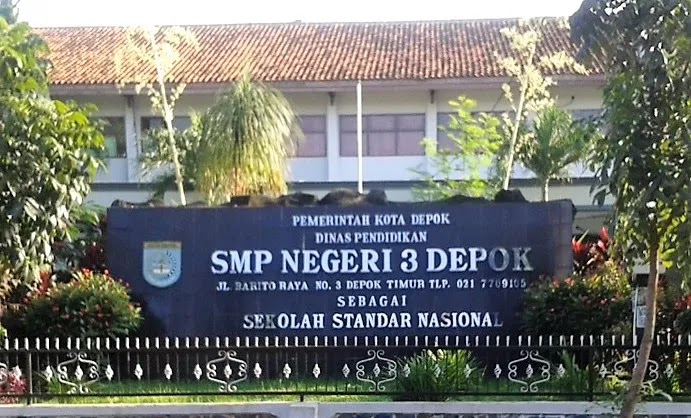 SMPN 3 Depok Diduga Jadi Sumber Puing untuk LAKRI: Genteng dan Material Lain Disebut Dibawa ke Majalengka