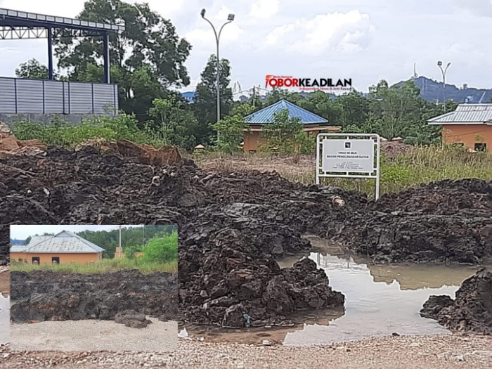 Warga Batam Tolak Keberadaan Lumpur Hitam Berbau Tak Sedap di Sekitar Lingkungannya
