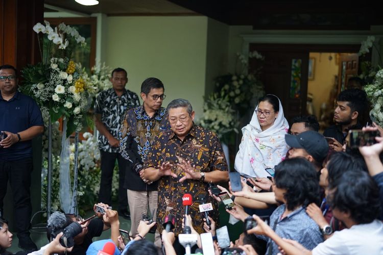 Berbelasungkawa: Prabowo Keseleo Lidah Ungkap Pilihan Alm Ani Yudhoyono, SBY Keberatan