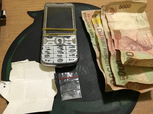 POLISi RINGKUS PRIA DI DUGA PENGEDAR SHABU
