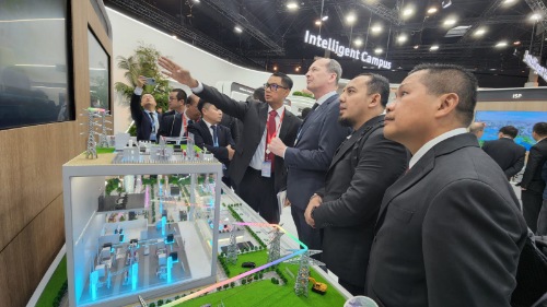 Jadi Pembicara di Ajang Mobile World Congress di Barcelona, Dirut PLN Ajak Kekuatan Internasional Berkolaborasi dalam Transisi Energi