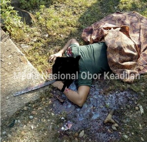 LEHER DITEBAS HINGGA TEWAS , PERISTIWA MAUT INI TERJADI DI DEPAN  RUMAH WARGA 