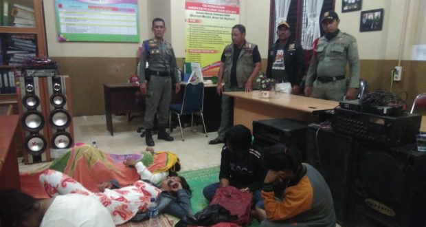 Satpol PP Dan Damkar Pelalawan Amankan Pekerja Wanita Remang Remang