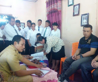 Anggota DPRD Kab Nias Hadiri Pelantikan Perangkat Desa Hiligodu Tanose'o, Ini Harapannya 