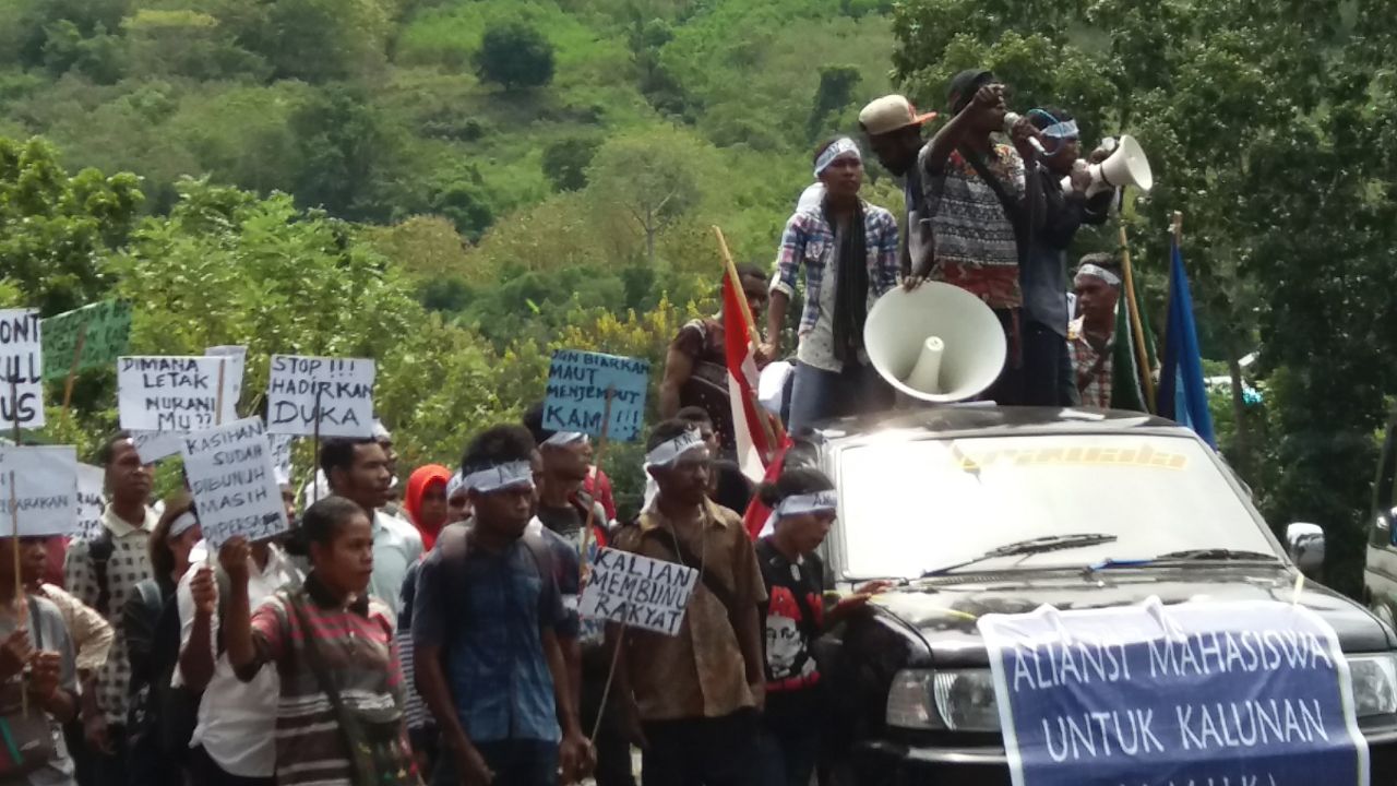 DEMO ALIANSI MAHASISWA UNTUK KALUNAN,MATARU ALOR-NTT BERAKHIR RICUH