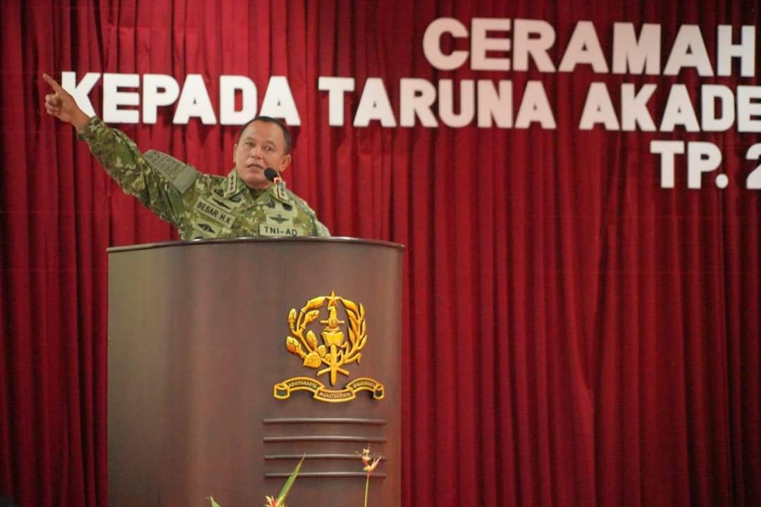 Pangkostrad Beri Pembekalan Kepada Taruna dan Taruni Akmil