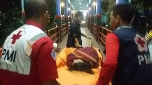 Gawat ..!! Puluhan Pemudik Perjalan Kaki Pingsan Di Pelabuhan Bakauheni Lampung Selatan.