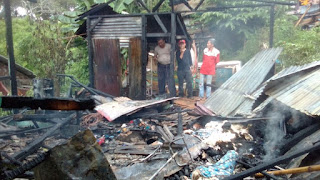 Jual Bunga Di Makam, Rumah Nilawati Hangus Terbakar