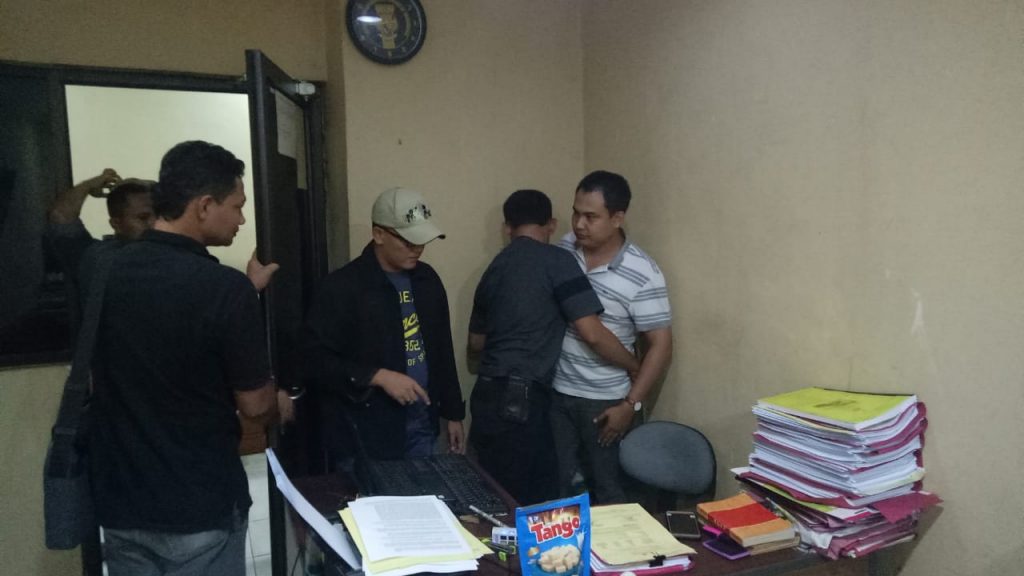 Oknum Polisi Pangkatnya Brigadir Kena OTT, Rp 40 juta Dalam kardus dibawah Meja