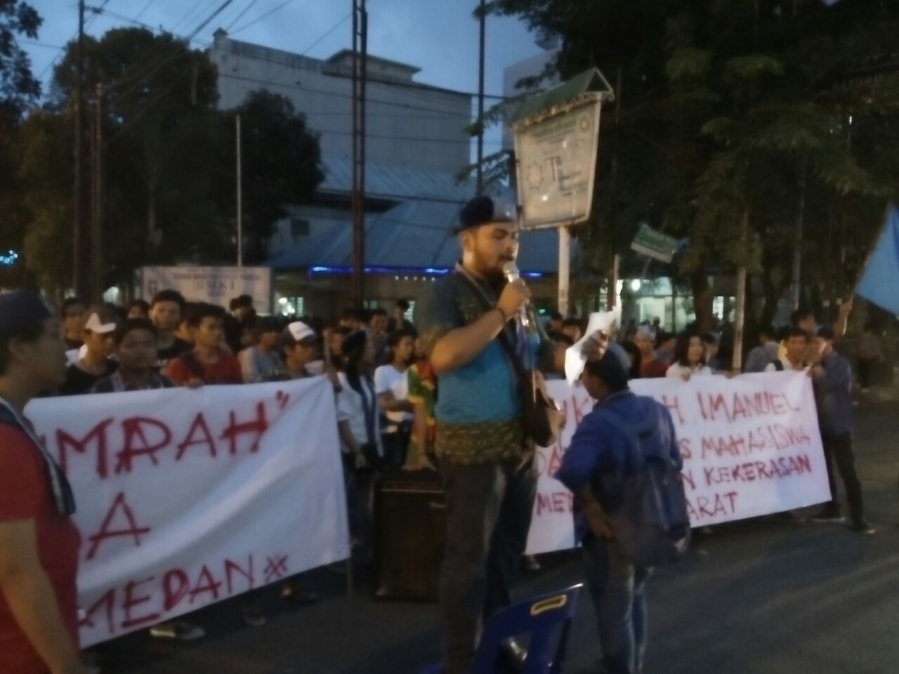 GMKI MEDAN GELAR AKSI SOLIDARITAS MENGECAM TINDAKAN PENGANIAYAAN DAN PEMUKULAN MAHASISWA USU DALAM MOMENTUM SUMPAH PEMUDA.