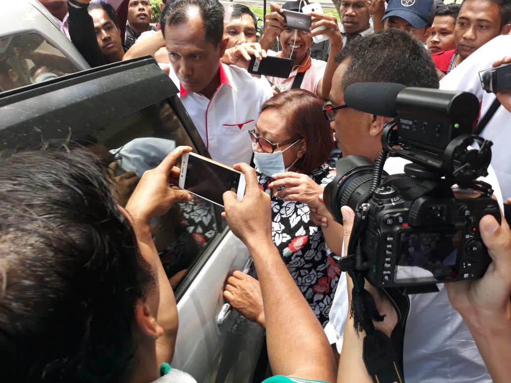 MANTAN KEPALA BPKAD KOTA KENDARI, DIPERIKSA KPK, TERKAIT WALIKOTA KENDARI DAN MANTAN WALIKOTA KENDARI TERJARING OTT. 