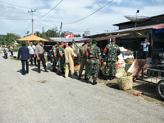 Babinsa Koramil 15/ HBS  Bersama Bhabinkamtibmas Polsek HBS  Beserta Dinas Pasar dan Satpol PP Adakan Penertiban Pasar