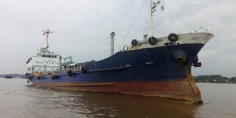 Kapal Tanker Muatan Minyak Sawit Hilang Dibajak ?