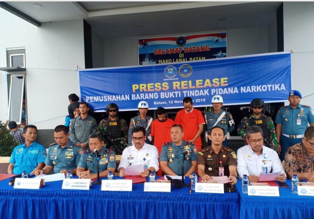 BNN Musnahkan Barang Bukti Narkoba Hasil Tangkapan TNI AL Team F1QR Lanal Batam 