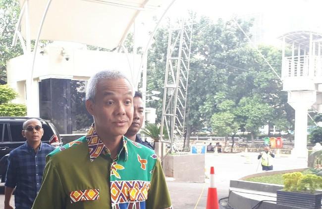 Sehari Pasca Menang Pilkada Jateng Ganjar Pranowo Di Riksa Komisi Pemberantasan Korupsi ( KPK )