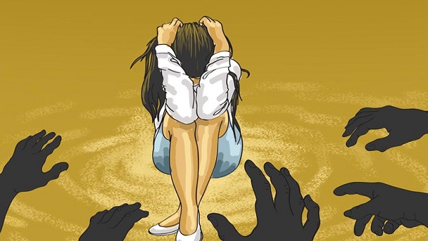 DISANGKA MESUM DUA SEJOLI DI TANGERANG DIGREBEK, DITELANJANGI DAN DIHAJAR WARGA LALU DIARAK KELILING DESA