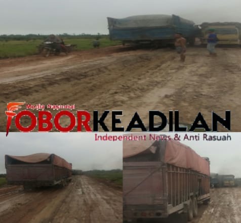 Ironisnya Mobil Ini Harus Antri berjam Jam Untuk Melintasi Jalan Lintas Sontang Riau 