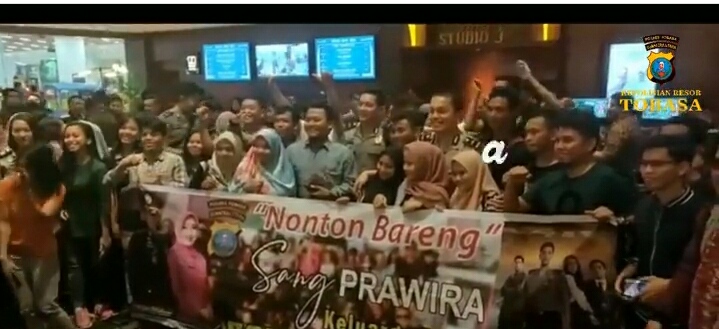 Polres Tobasa Bersama Yayasan Smilling Kids Gelar Nobar