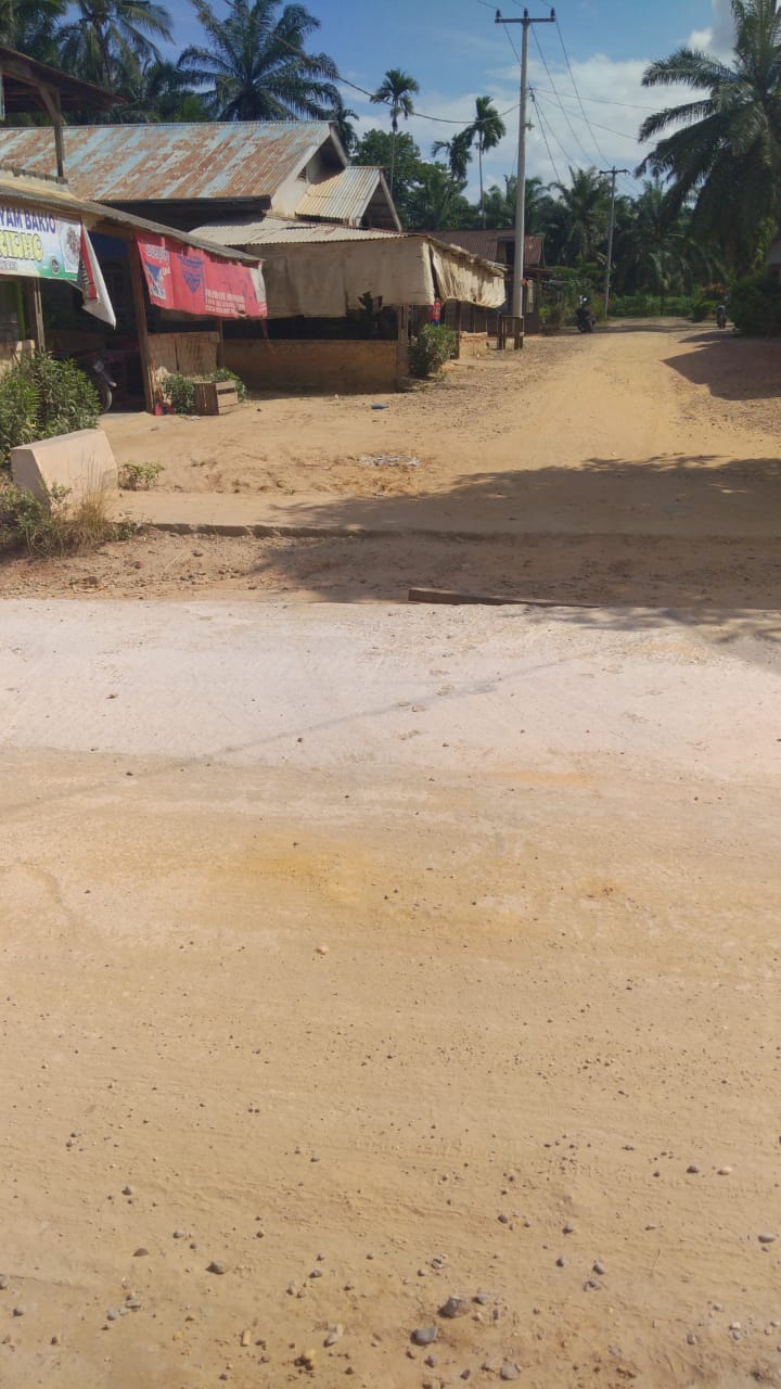 Semenisasi "Asal jadi" Jalan Hasan C Tasik Serai Barat Resahkan Warga Jl. Pinang Sebatang