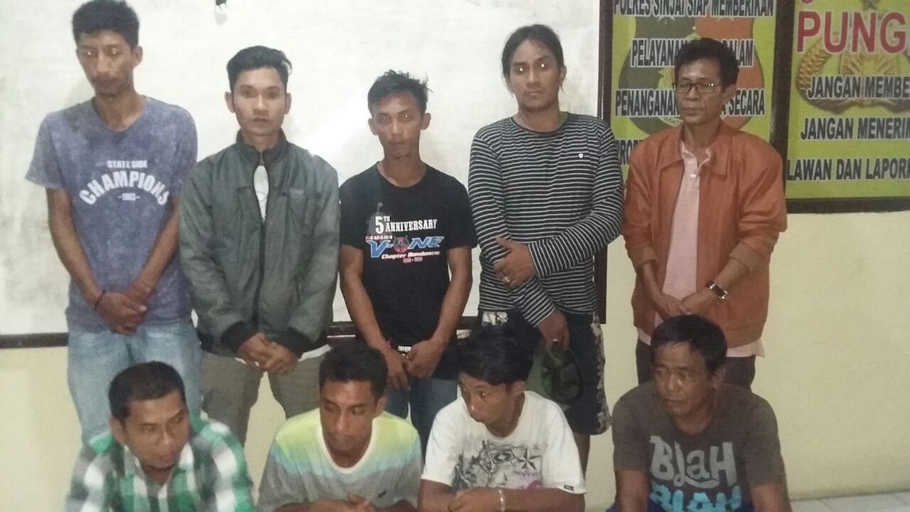 KOMPLOTAN PELAKU JUDI SABUNG AYAM, RAMAI-RAMAI BERMALAM DI KAMAR TAHANAN