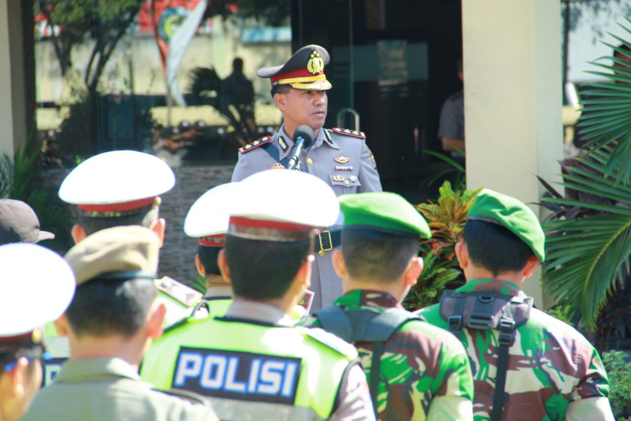Polresta Pekanbaru Gelar Apel Pergeseran Pasukan untuk Pengamanan Natal Dan Tahun Baru 2018