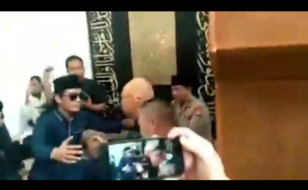 Resmi.. Deddy Corbuzier Kini Beragama Islam