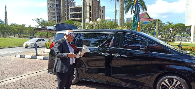 Bawa Alphard Jadi Raja Gukguk Ketua Kadin Demo BP Batam Tagih Janji 100 Hari Kerja Ex-Officio