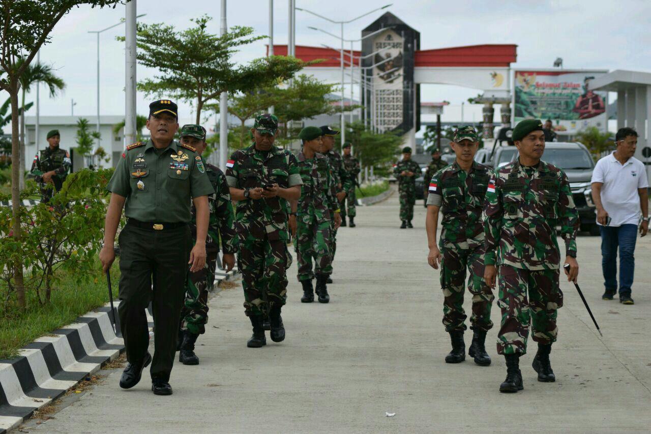 Kunjungan Kerja Dankolakops Ke Poskotis Satgas Yonif PR 432 Kostrad Di Perbatasan RI-PNG