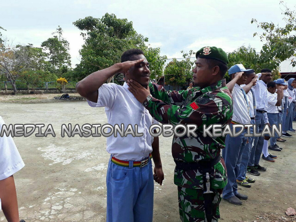 TENAGA PENDIDIK DARI PRAJURIT SATGAS YONIF PR 432 KOSTRAD DIAKHIR PENUGASAN DI PERBATASAN RI-PNG