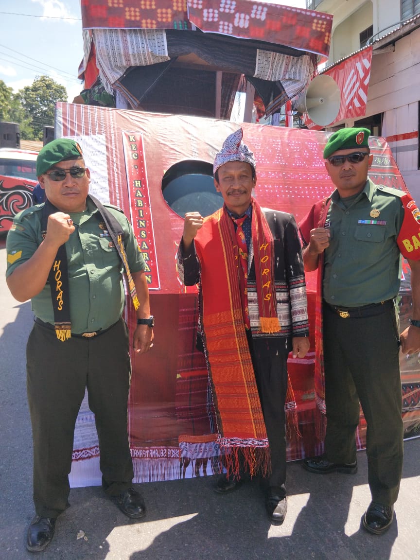 Koramil, Camat Habinsaran Turut Berpesta ke Karnaval Danau Toba