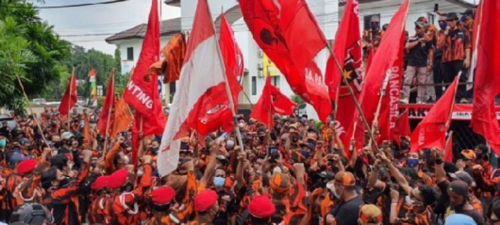 MPC Pemuda Pancasila  Depok geruduk Kantor DPRD, Suarakan Junimart Girsang Segera Dipecat