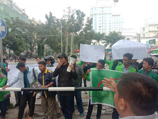 Dakwaan Asusila Untuk Denis Dinilai Persidangan Sesat, Mahasiwa dan LKBHMI Seruduk PN Medan