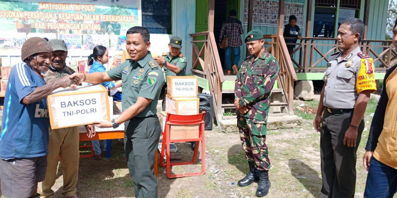 Sinergitas TNI & Polri Lakukan Bakti Sosial