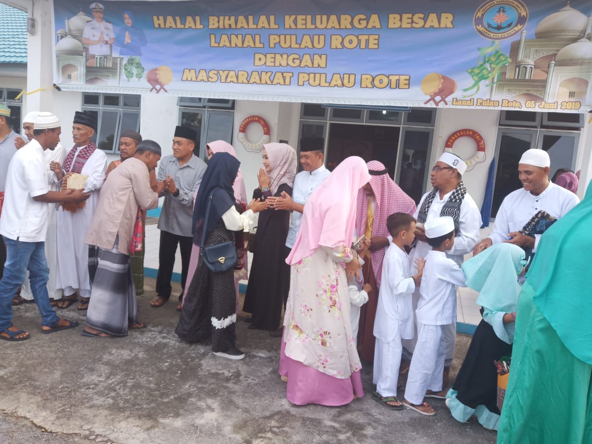 Awali Perayaan Idul Fitri, Ratusan Umat Islam Rote Barat Daya Tunaikan Salat Id