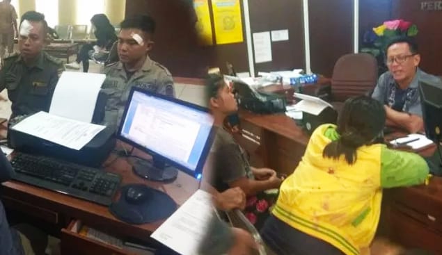Satpol PP Persekusi Ibu-ibu PKL di Stasiun LRT GSJ Jakabaring Palembang , Berbuntut Panjang