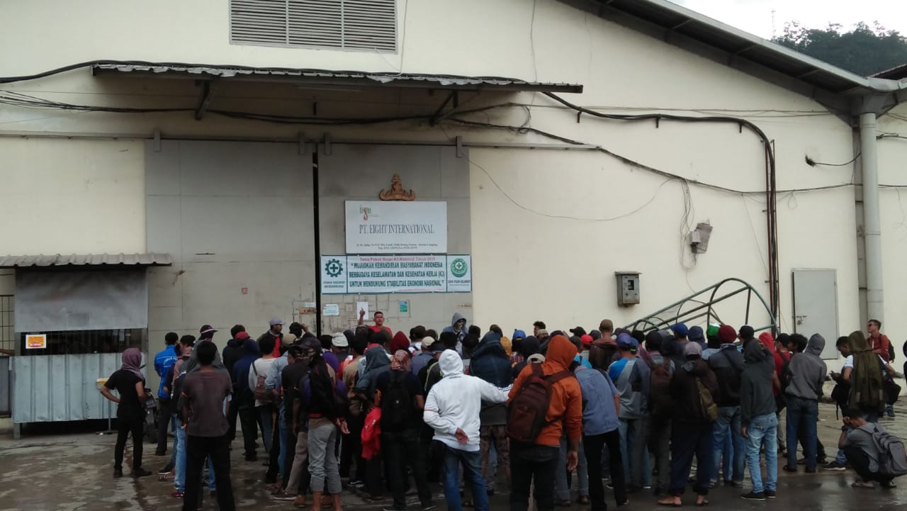 400 Pekerja Buruh FSPMI Lampung Gelar Aksi Solidaritas menyusul Aksi Mogok Kerja di PT.EI