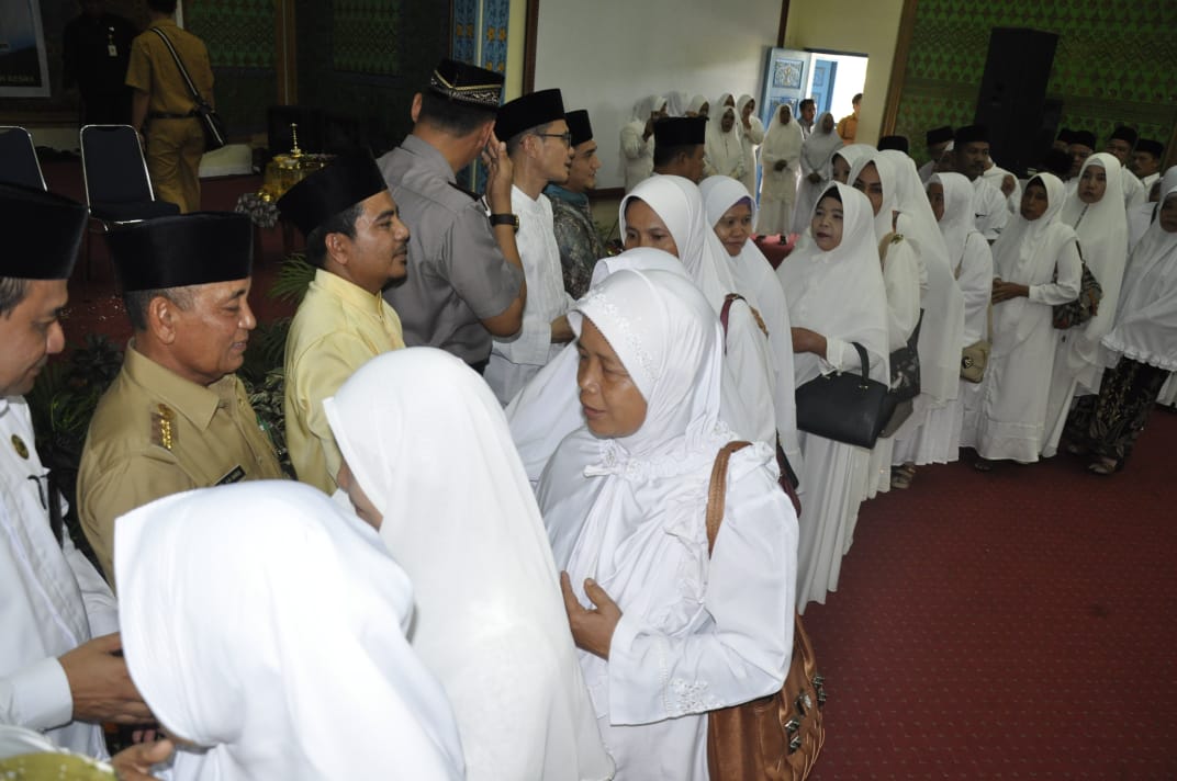 388 Jemaah Calon Haji di Lepas Oleh Bupati Pelalawan