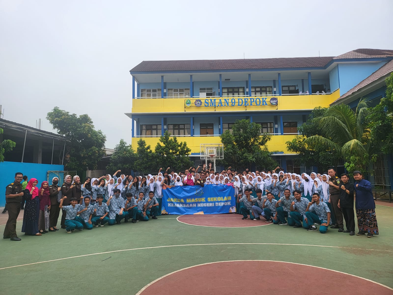 Kepala Kejaksaan Negeri Depok Melaksanakan Program Jaksa Masuk Sekolah di SMAN 9 Depok