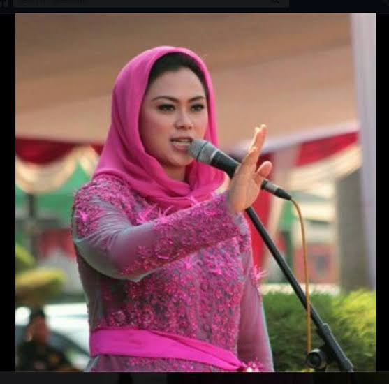 Breaking News, Cellica Nurrachadiana Bupati Karawang  Positif Terinfeksi Covid-19