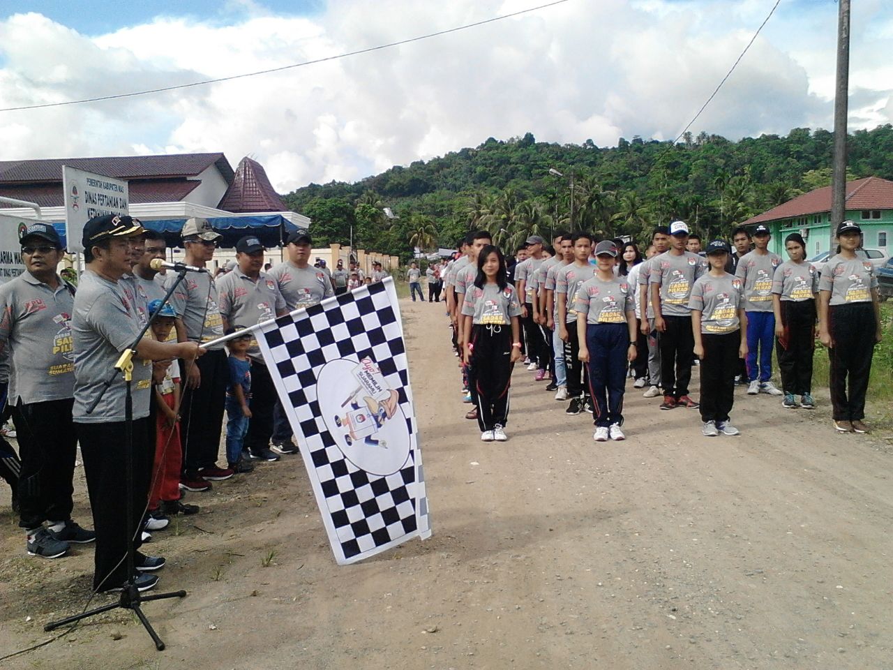 Minimalisir Golput, KPU Kabupaten Nias Adakan Gerak Jalan Sadar Pilkada