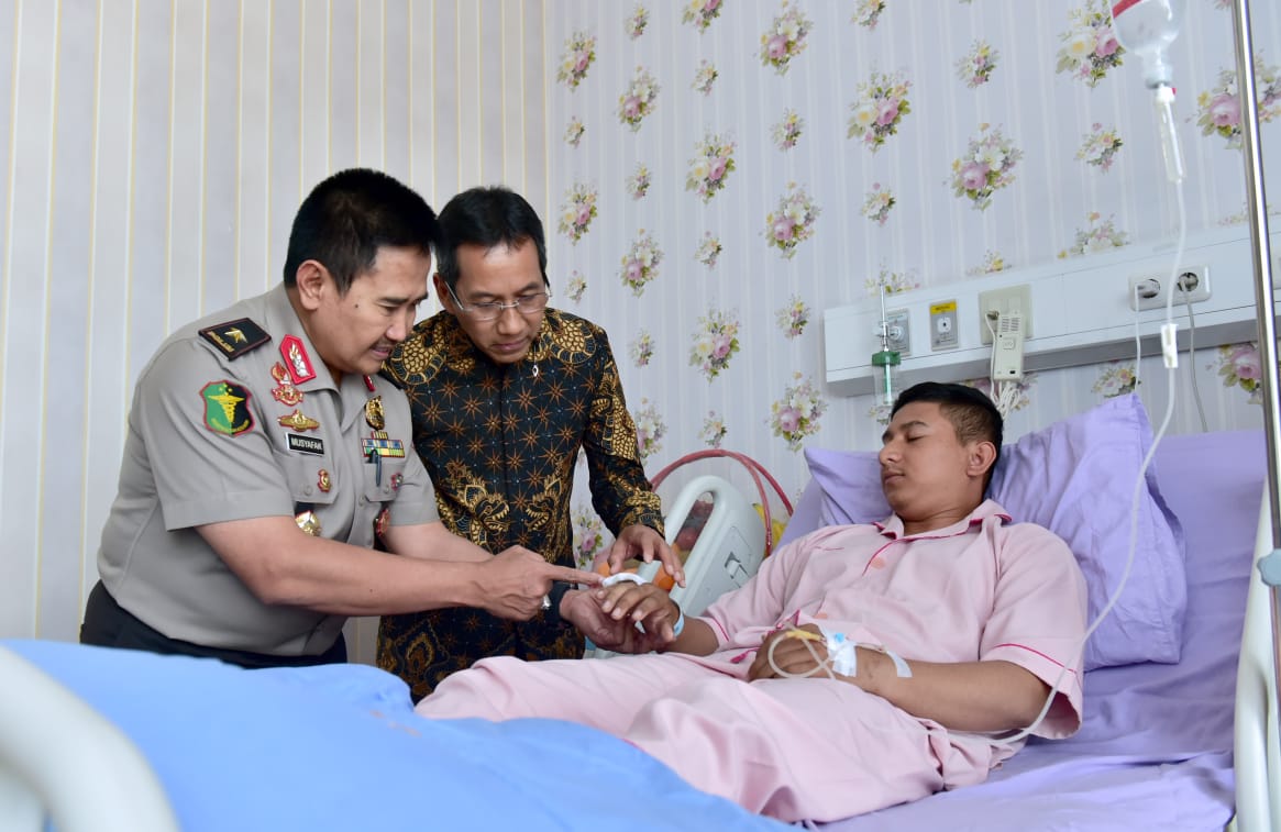 Heru Budi Hartono Kasetpres, Diutus Presiden Besuk Anggota Polri Korban Kebrutalan Demo 22 Mei