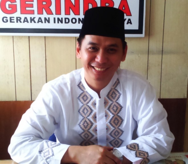 KETUA DPRD TANJUNG JABUNG BARAT BERJANJI AKAN FASILITASI PERMASALAHAN LISTRIK DENGAN PIHAK TERKAIT TERMASUK MENGHADIRKAN PEMERINTAH KABUPATEN